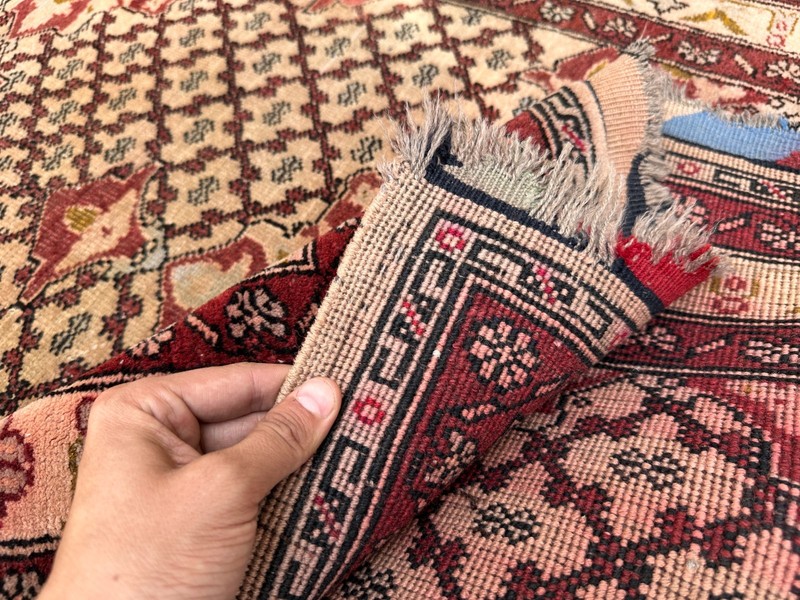 200 X 110 cm COLLECTORS' ITEM Vintage Kaisary Turkish Carpet gallery