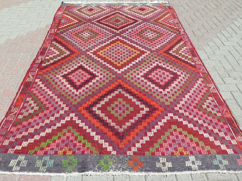 Large Pink Vintage Turkish Carpet, Handmade Geometric Wool Kelim Rug 72"x115" gallery
