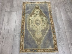Purple small rug, Vintage rug, Turkish rug, Doormat, Organic rug, 1.7 x 2.9 ft