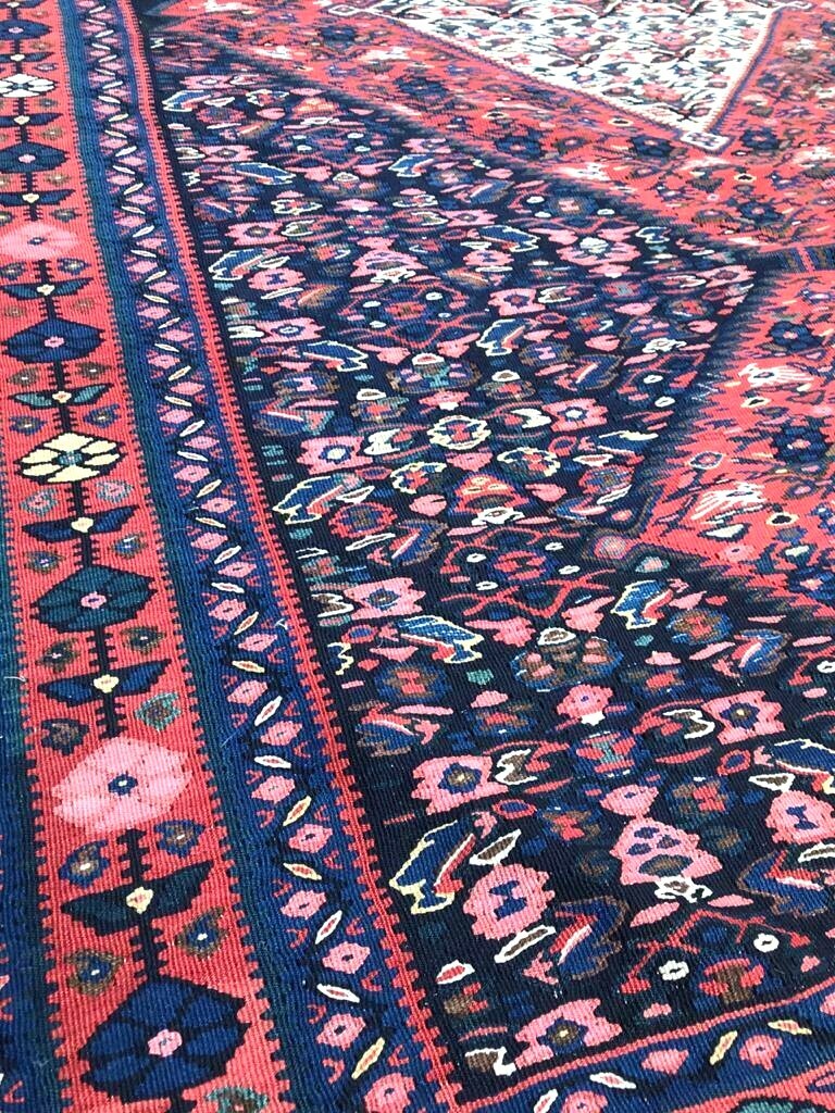 ANTIQUE SENNEH KILIM ( HIGH QUALITY FINISH ) Circa :1930 Size : 4' 11" x 6' 10' gallery