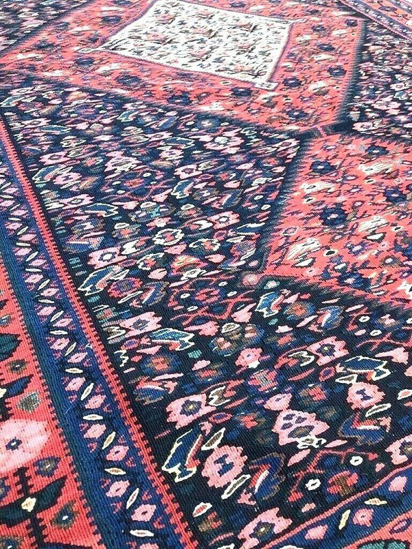 ANTIQUE SENNEH KILIM ( HIGH QUALITY FINISH ) Circa :1930 Size : 4' 11" x 6' 10' gallery