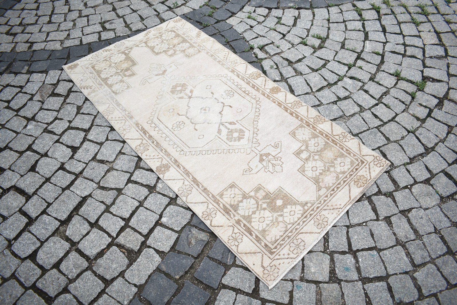 Turkish Rug 32'' x 64'' Vintage Anatolian Muted Dye Oushak Rug Hand Knotted Rug gallery