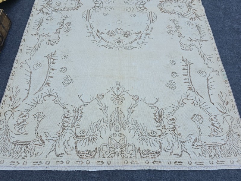 6' x 9' Vintage Wool Oushak Area Rug, Turkish Beige Hand-Knotted Bedroom Rug gallery