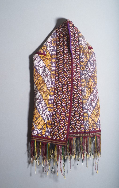 NICE ANTIQUE TEKKE CHYRPY TURKMENISTAN WEDDING DRESS EMBROIDERY TEXTILE TAPESTRY gallery