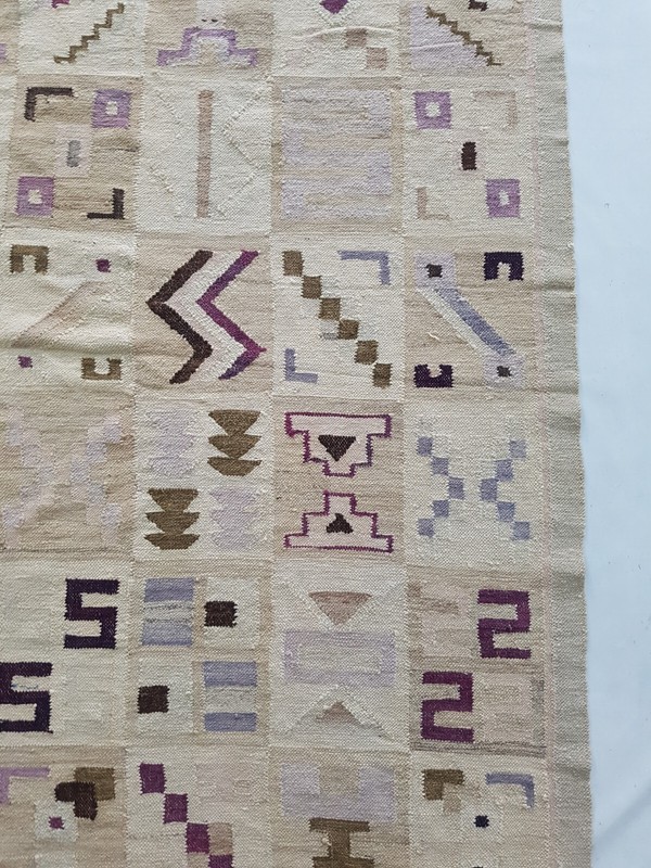 Vintage Handmade Peruvian Pictorial Traditional Wool Kilim Rug 137x113 cm gallery