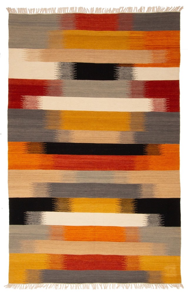 Vintage 5'1" x 7'11" Traditional Wool Hand Woven Oriental Area Rug