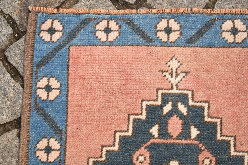 TURKISH RUG 21'' x 25'' VINTAGE ANATOLIAN HAND KNOTTED OUSHAK RUG MUTED DYE RUG gallery
