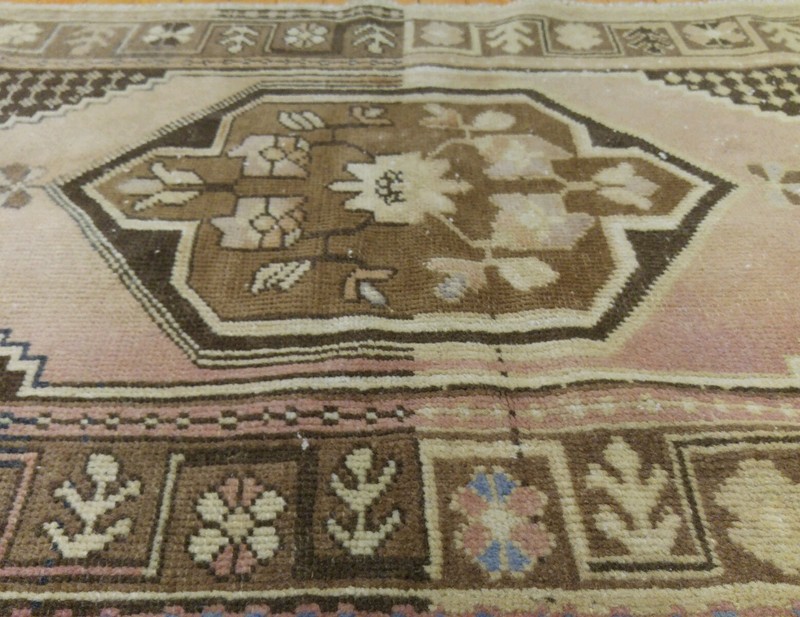 Beautiful Vintage 1950-1960s Wool Pile 2'5"×4'9 Natural Dyes Ushak Love Bird Rug gallery