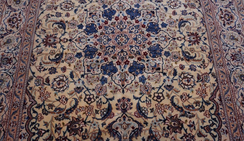 Silk & Wool Nainn 6'9" x 10'9" Hand Knotted Gold Beige Ivory Blue Elegant Rug gallery