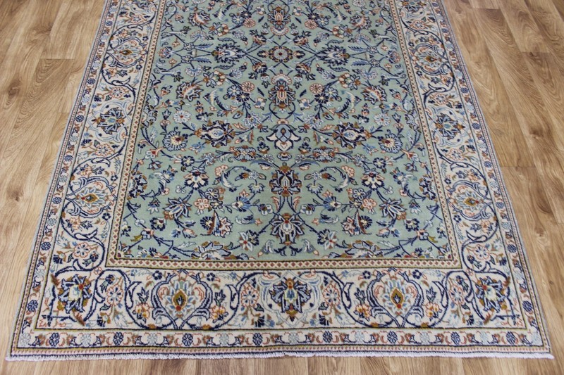 Fine handmade Oriental Keshan rug of superb classic design 215 x 137 cm gallery