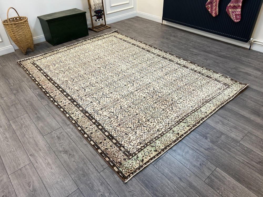 Large Turkish Rug, Vintage Rug, Antique Rug, Beige Rug, Oriental Rug6.8 x 9.3 ft