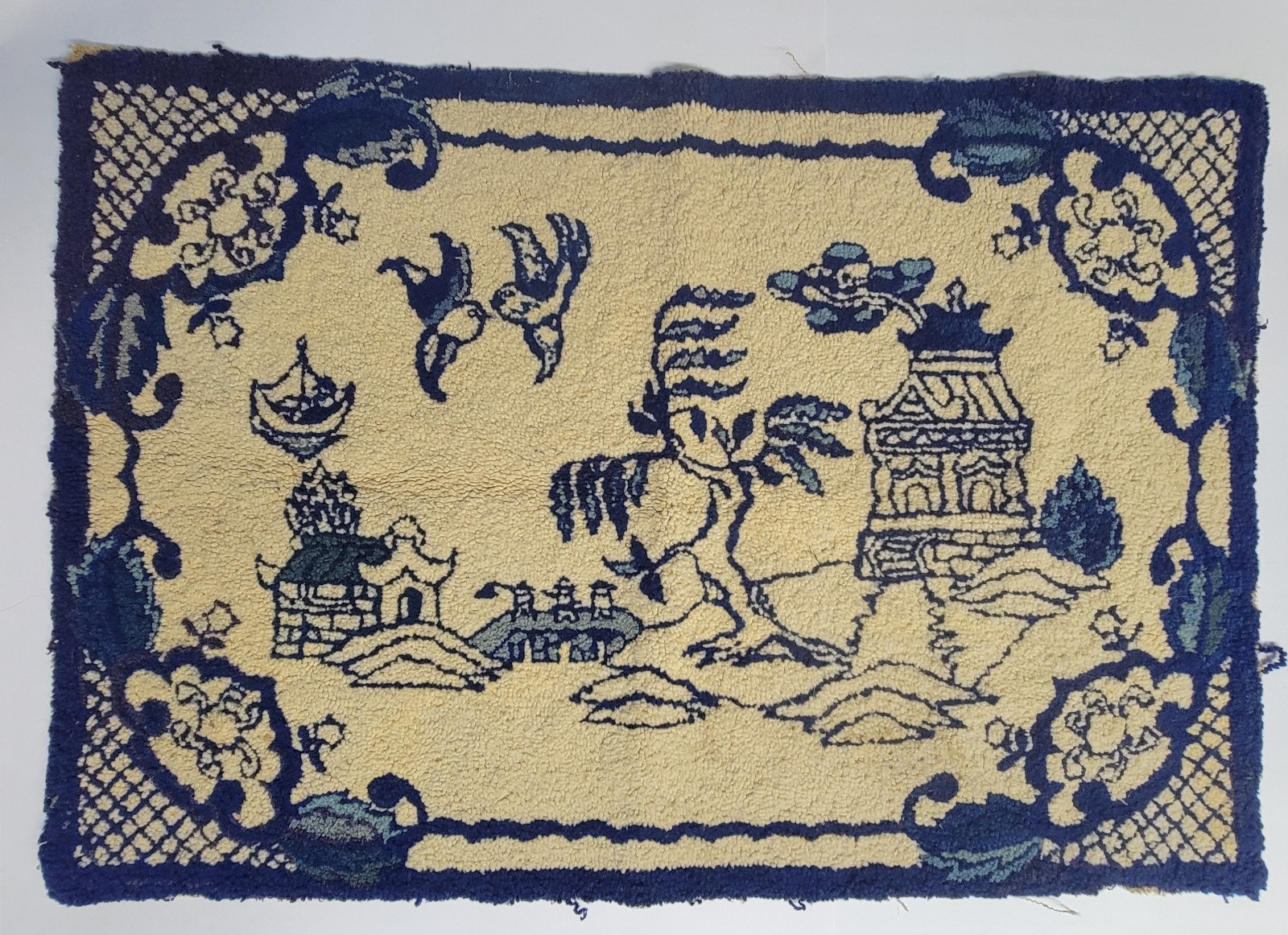 Blue Willow style vintage handmade Rug! 32 x 22 art Asian hooked gallery