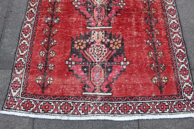 Vintage Worn Hand Made Traditional Oriental Wool Red Rug 177x112cm gallery
