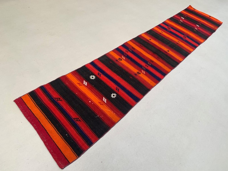 Old Turkish narrow Kilim Runner 285x63 cm shabby chic, vintage kelim gallery