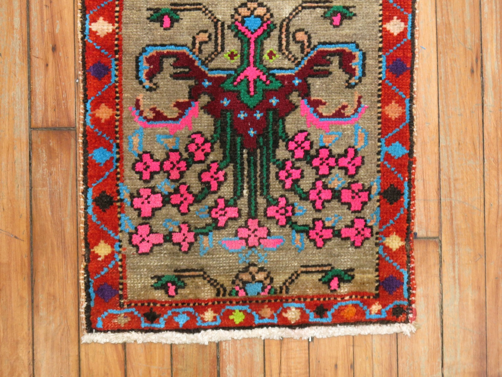 Vintage Trendy Turkish Yastik Ushak Oushak Kurdish Kars Rug Size 1'5''x2'7'' gallery