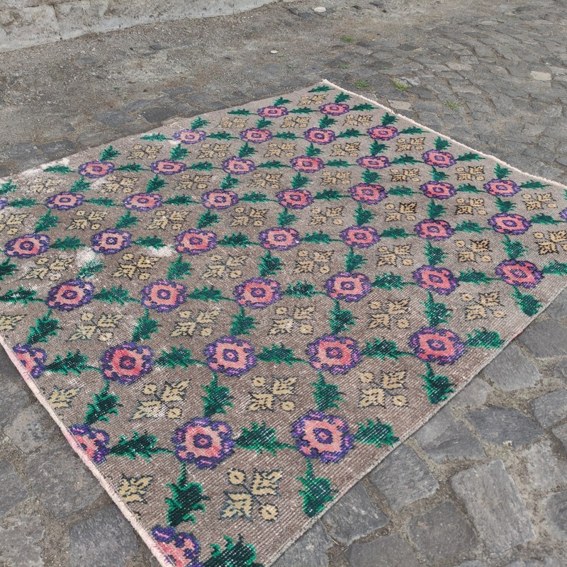 Roses Vintage Area Rug 4.56 x 5.38 ft , 5x5 Handmade Worn Carpet 139 x 164 cm gallery