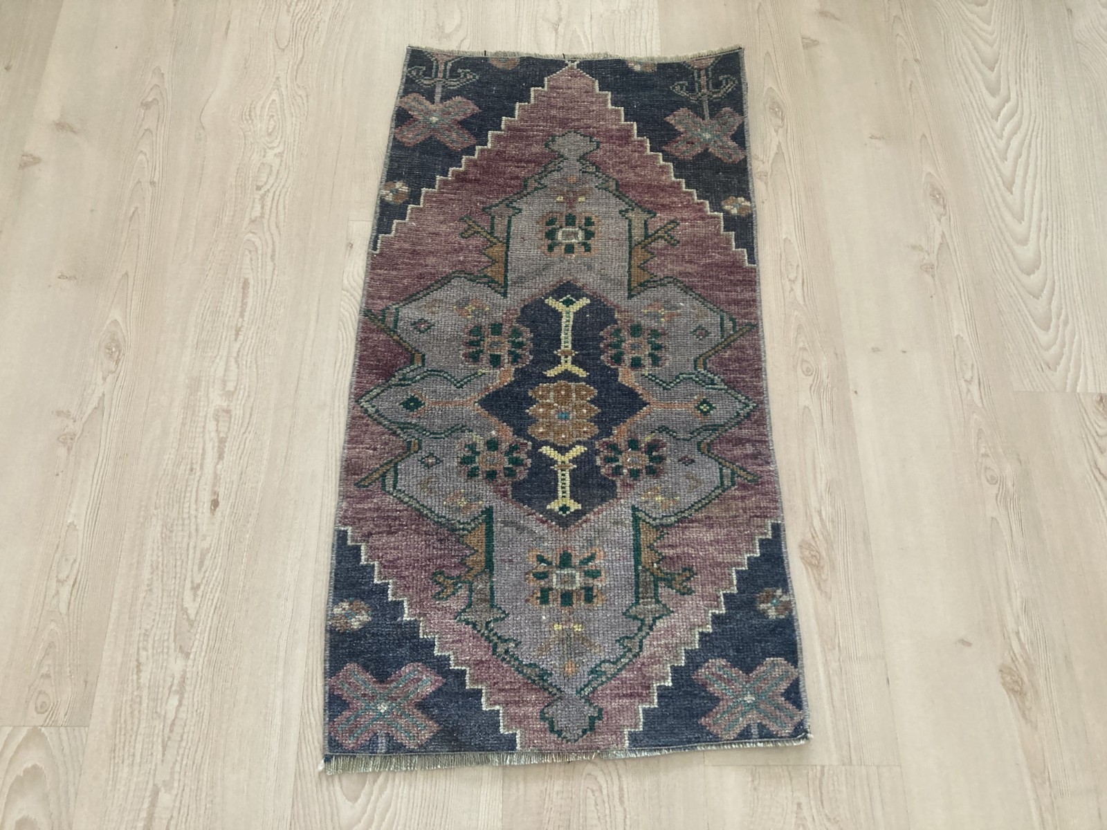 Small Pink rug, Turkish rug, Vintage rug, Handmade rug, Doormat, 1.4 x 2.7 ft gallery