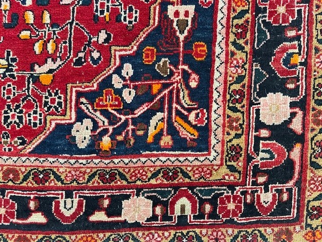 4'7' x 7'8" Heriz design carpet - Hand knotted ***REDUCED*** gallery