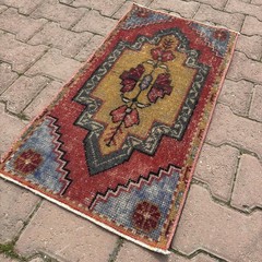 Rust Red 1×3 Turkish Wool Accent Rug With Mustard Medallion – Tariff Free