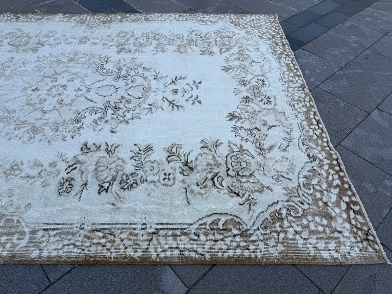 Vintage Turkish Oushak Rug 6.1x9.3 ft Muted Beige Ivory Wool Area Rug 6x9 gallery