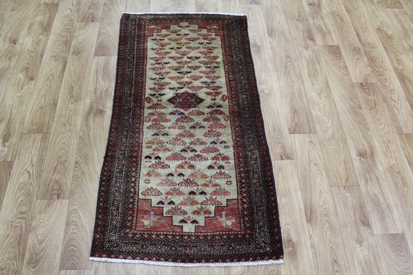 ANTIQUE ORIENTAL TRIBAL RUG, FLORAL DESIGN 132 x 67 cm gallery