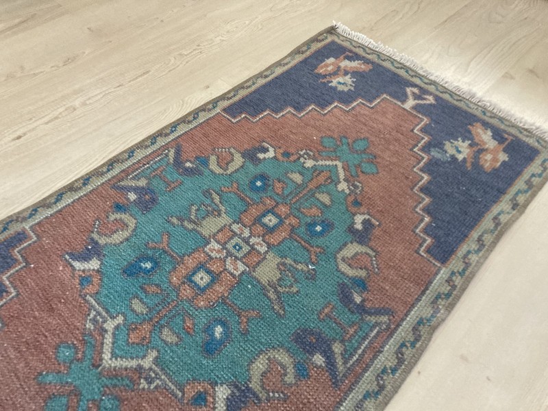 Pink rug, Turkish rug, Vintage rug, Small rug, Doormat rug, 1.7 x 3 ft gallery
