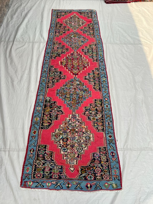 85 x 270 cm Stunning Vintage Super Fine Quality Senneh Knots Five Medallion Rug gallery