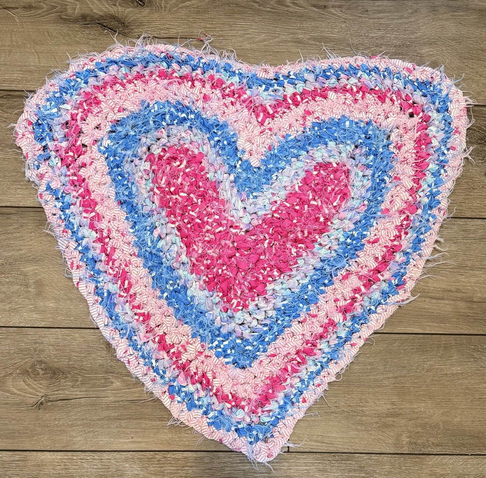Vtg Handmade Heart Braided Rag Rug Pink Blue Valentine Primitive 26” Folk Art gallery