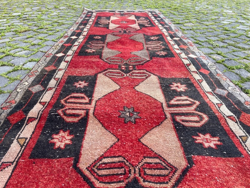 Bohemian Runner Rug, Turkish Vintage Rug, Handmade Wool Rug, 3,1 x 8,2 ft gallery