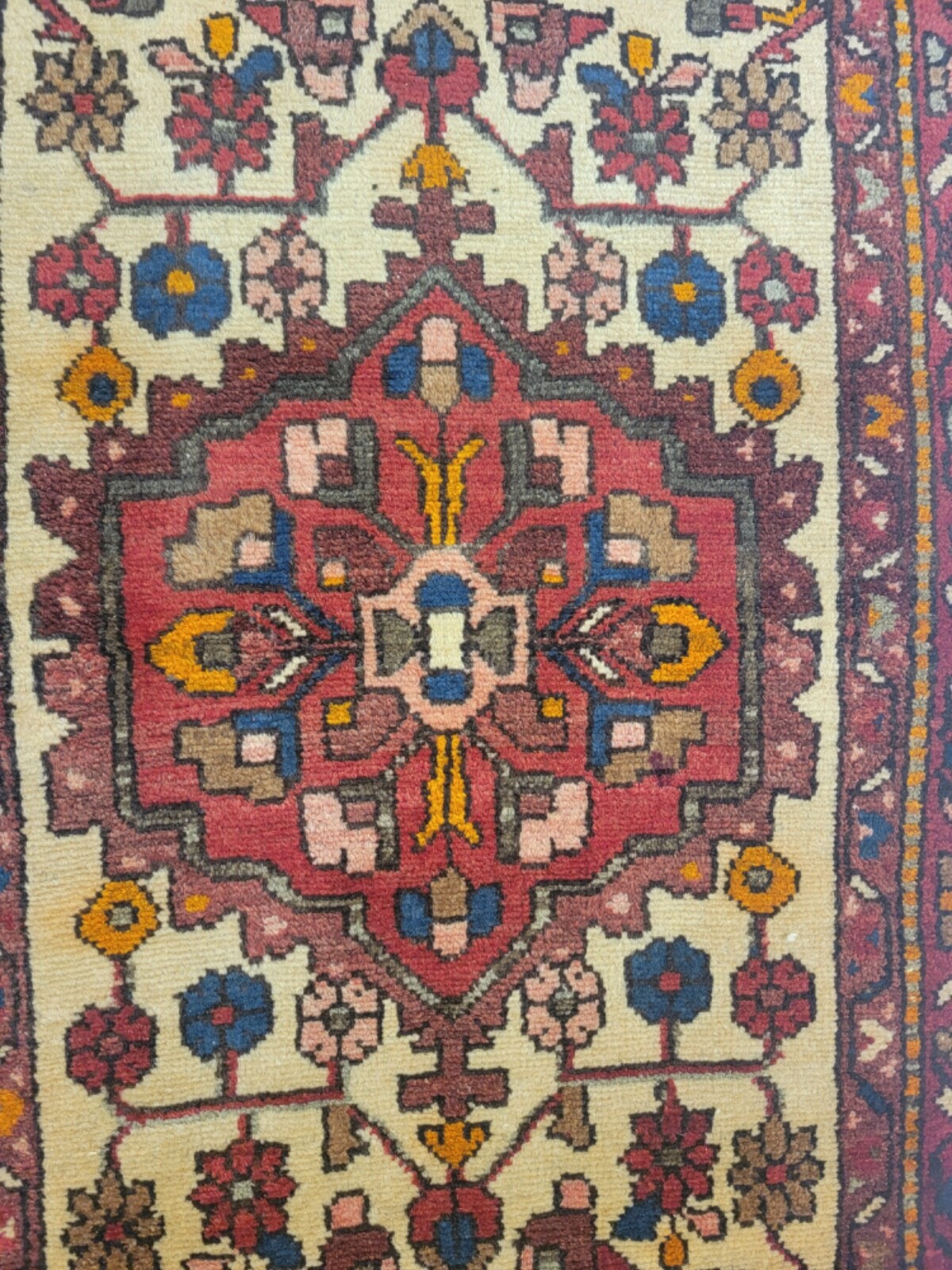 Antique Oriental Hand-Knotted Wool Runner Mahal Ivory/Red/Blue 2'7" x 9'8" gallery