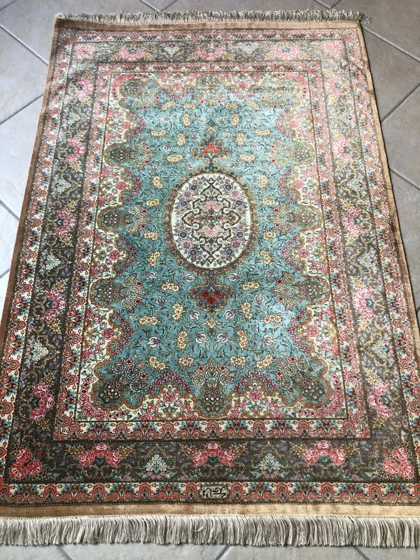 Authentic Hand Knotted Super Fine silk on silk rug 3’ X 5’ gallery