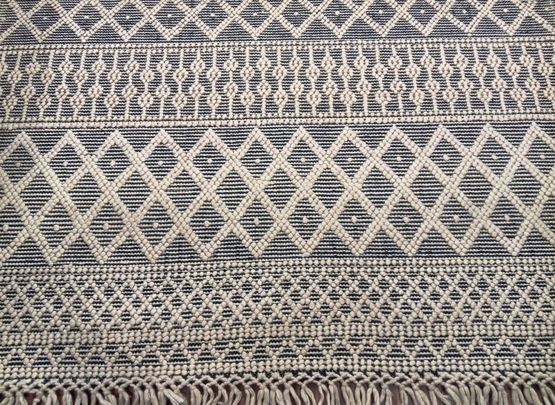 3.3x5,4x6,6x9,5x6.7,2.6x4,2.3x5 Handmade Dhurrie Black Ivory Hand-Woven Area Rug gallery