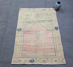 Vintage Turkish Prayer Rug 3×4 Hand Knotted Wool Faded Pink Beige Carpet