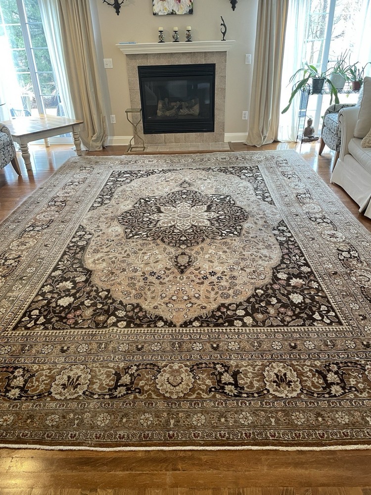 Fabulous Per'sian Ta'briz Antique Rug - Palace Size