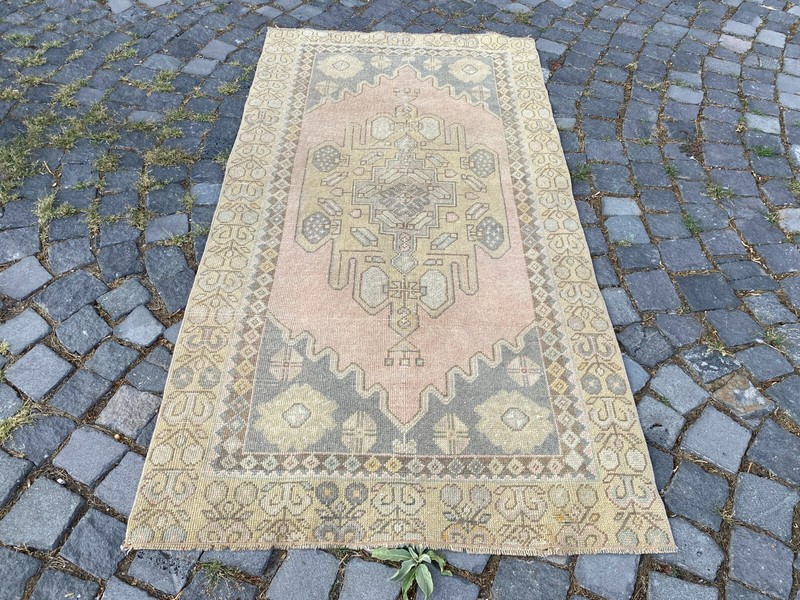 Area rug, Turkish rug, Vintage rug, Handmade rug, Wool rug Carpet | 3,1 x 5,9 ft gallery