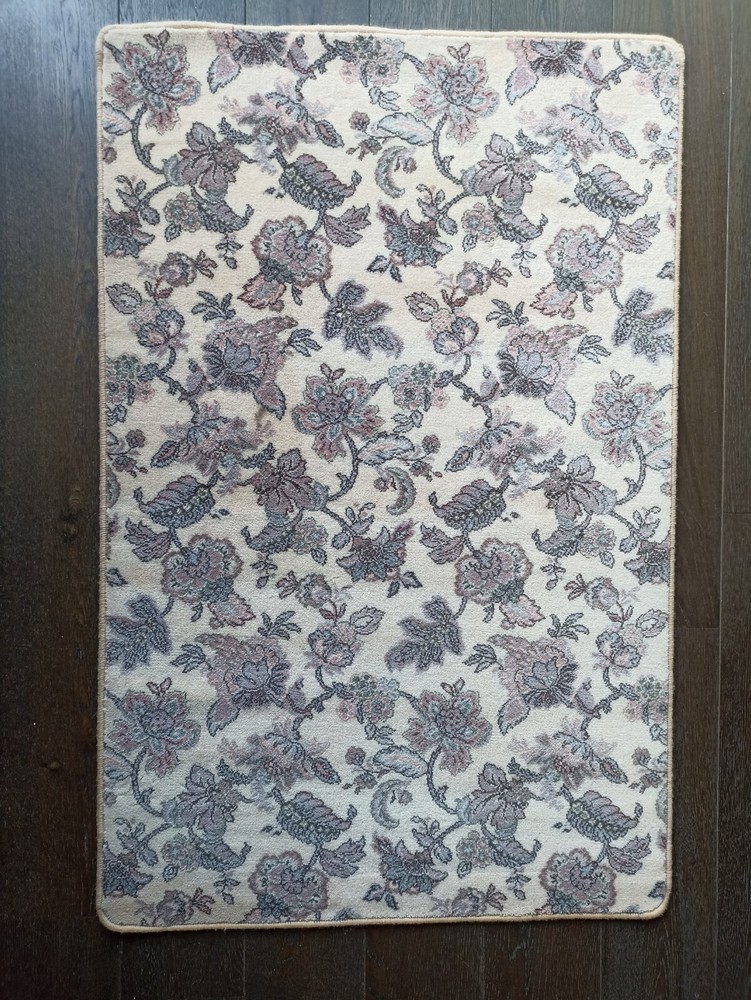 Super Keshan Rug. Persian. 100% wool. Belgian made carpet. Cream.