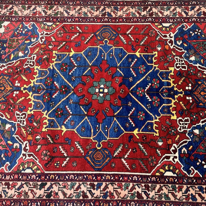Vintage Bakhtiari Rug Hand Knotted Red Blue Medallion 6’9” x 5’3” gallery