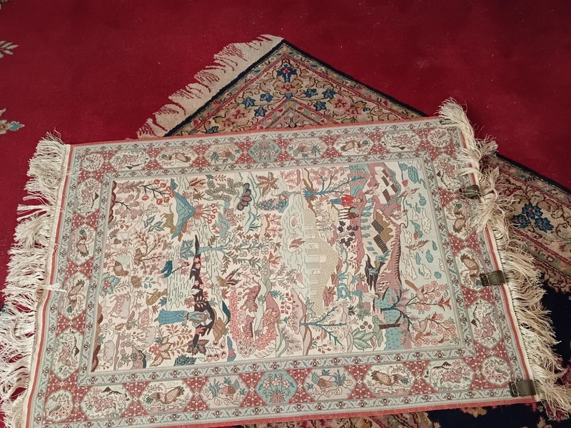 100% KNOTTED WALL RUG gallery