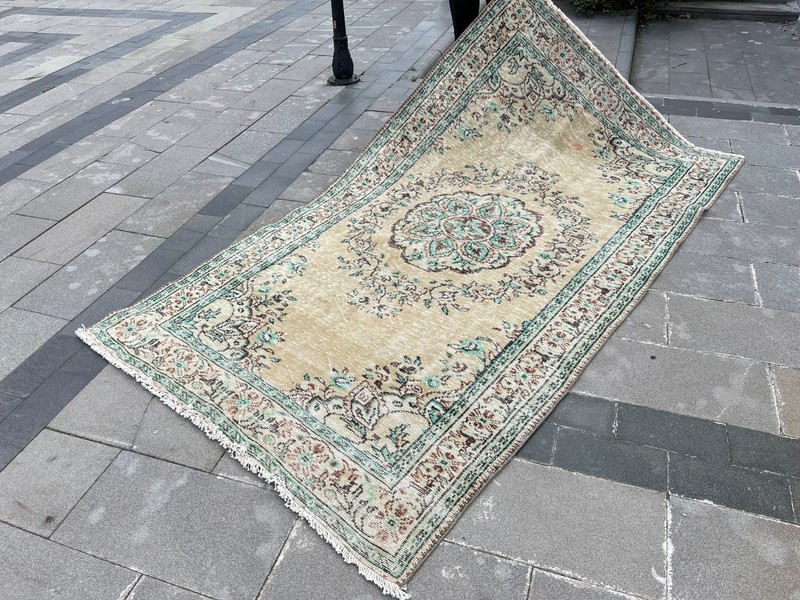 5.1x9.2 Vintage Oushak Rug – Mint Green & Beige Floral Hand-Knotted Turkish Rug gallery