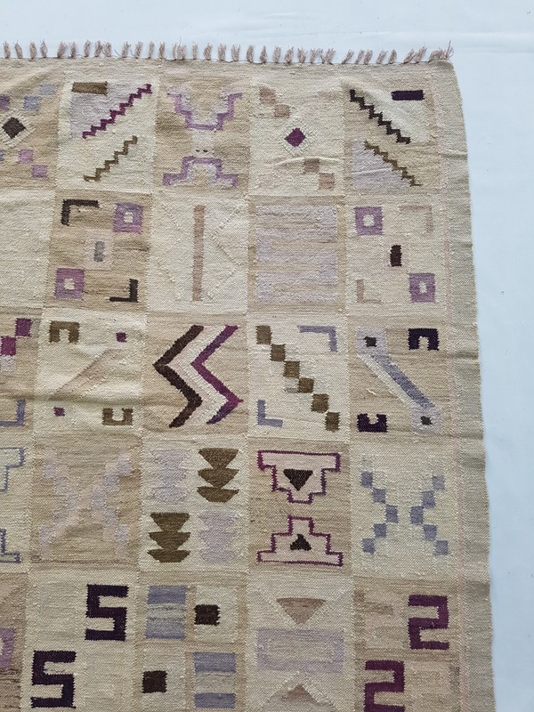 Vintage Handmade Peruvian Pictorial Traditional Wool Kilim Rug 137x113 cm gallery