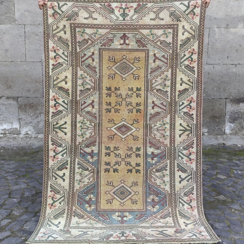 Old Milas Area Rug 3.97 x 6.36 ft , 4x6 Handmade Wool Rug 121 x 194 cm gallery