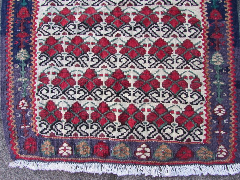 Fine Vintage Traditional Hand Made Oriental Wool White Red Small Kilim 86x68cm gallery