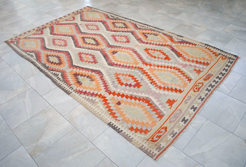 Vintage Turkish Rug Kilim Hand Woven Living Room Rug Home Decor - 5′8″ × 9′6″ gallery