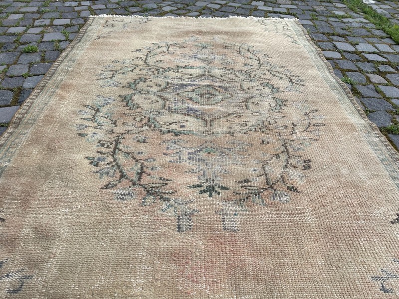 Home Decor Rug, Turkish Vintage Rug, Boho Decor Rug,4,2 x 6,2 ft gallery