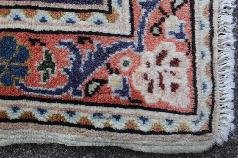 Vintage Hand Made Traditional Oriental Rug Wool White Small Rug 79x59cm gallery
