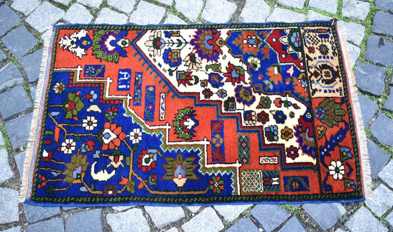 Vintage Taspinar Example Rug 26'' x 40'' Anatolian Cappadocia Taspinar Wool Rug gallery