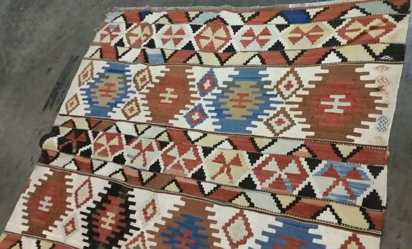 A DECORATIVE CAUCASIAN SHIRVAN KILIM RUG gallery